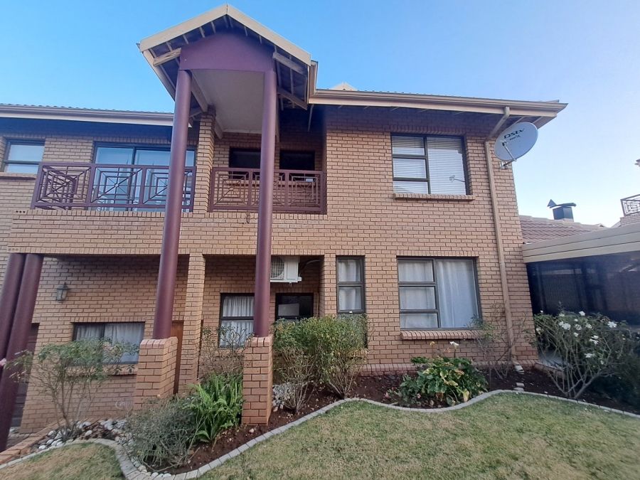 4 Bedroom Property for Sale in Heuwelsig Free State